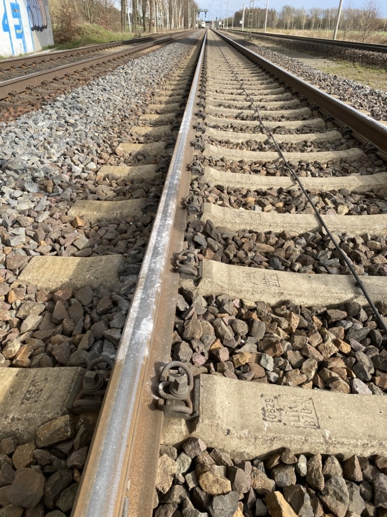 2021-04-14SteinmehlspurenaufgelegterSchottersteineWinsen