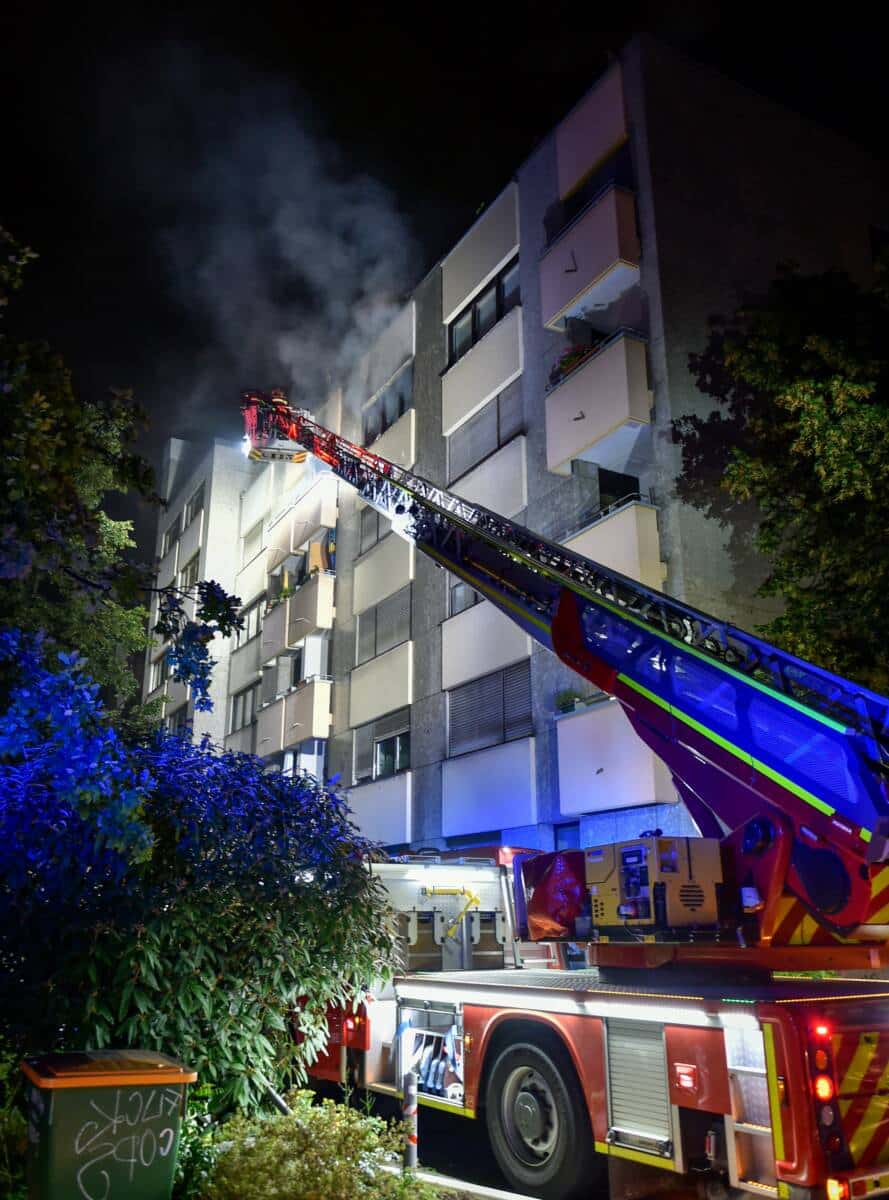 Vier Verletzte bei Wohnungsbrand