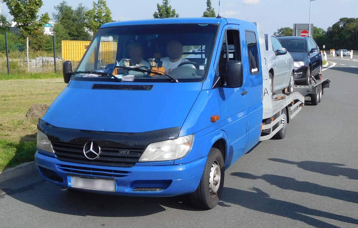 Transporter-Gespann (Foto: Polizei MK)
