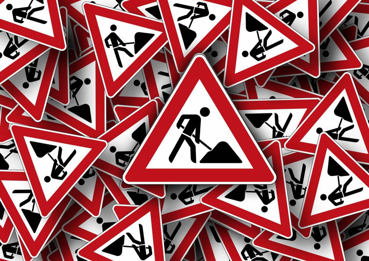 traffic-signs-663360_1920