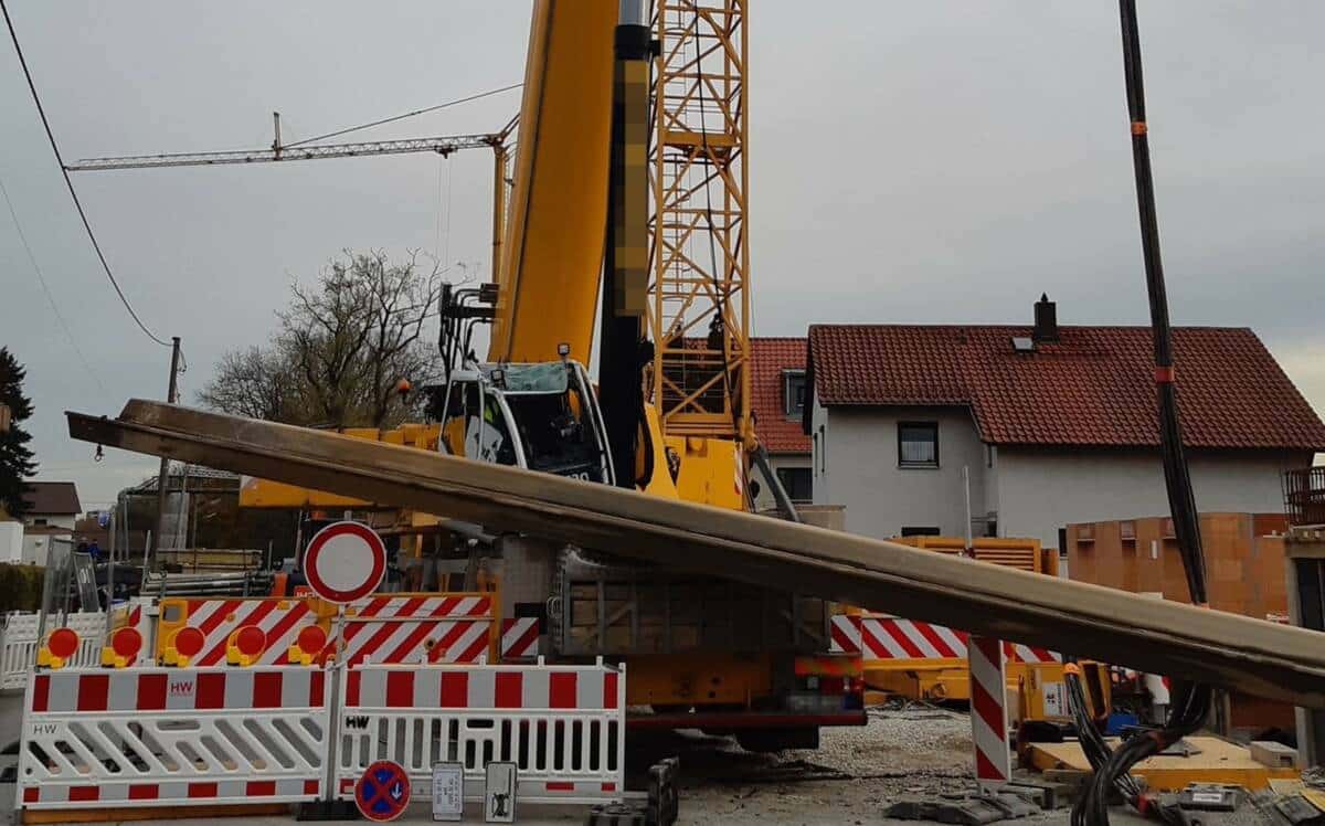 Autokran verliert seine Last