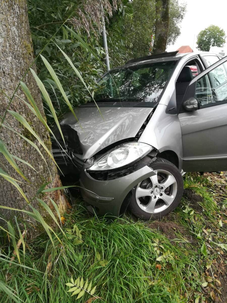 80-jährige Autofahrerin bei Unfall im Alten Land verletzt
