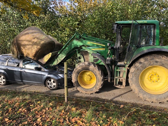 Verkehrsunfall mit landwirtschaftlicher Zugmaschine
