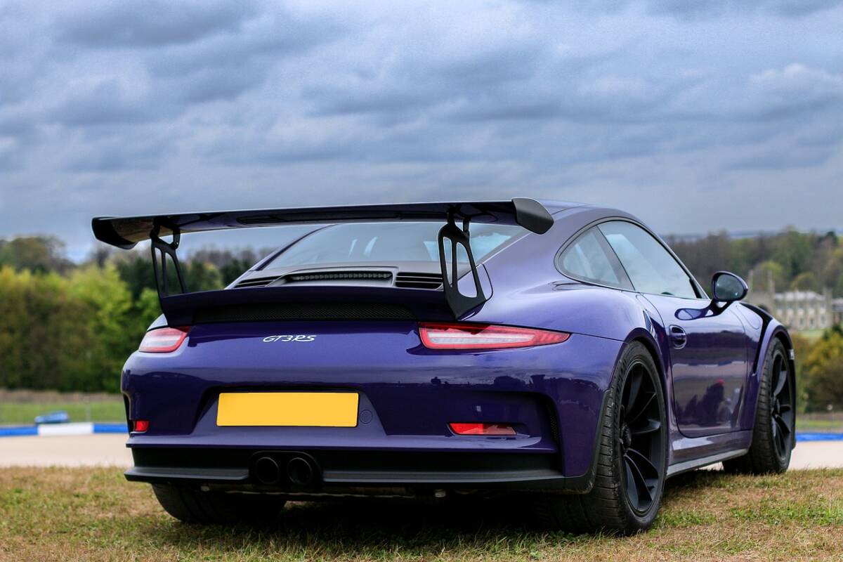 porsche-911-gt3rs-2933986_1280