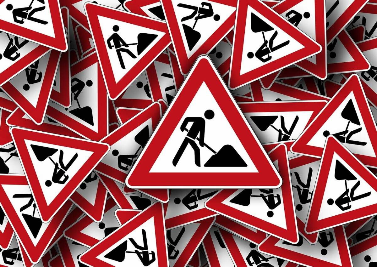 traffic-signs-663360_1280