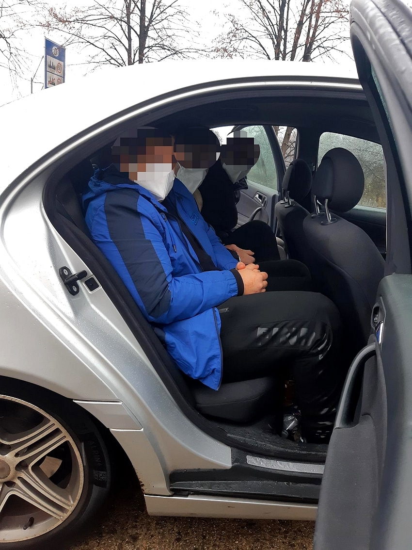 Verfolgungsfahrt_Geschleuste_Rückbank