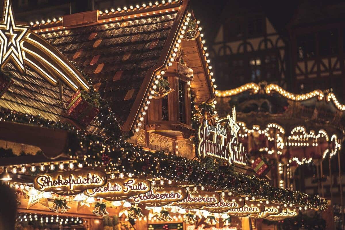 lights-g2609223b9_1280