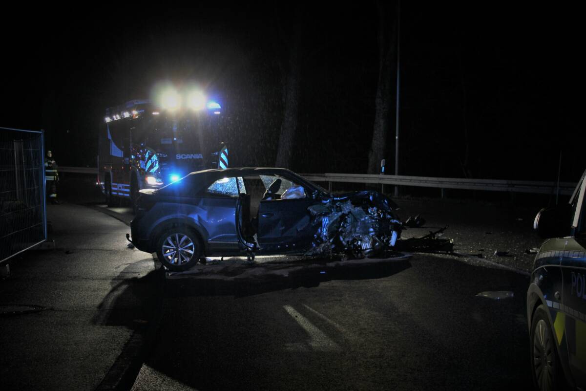 Das Cabrio blieb mit Totalschaden liegen