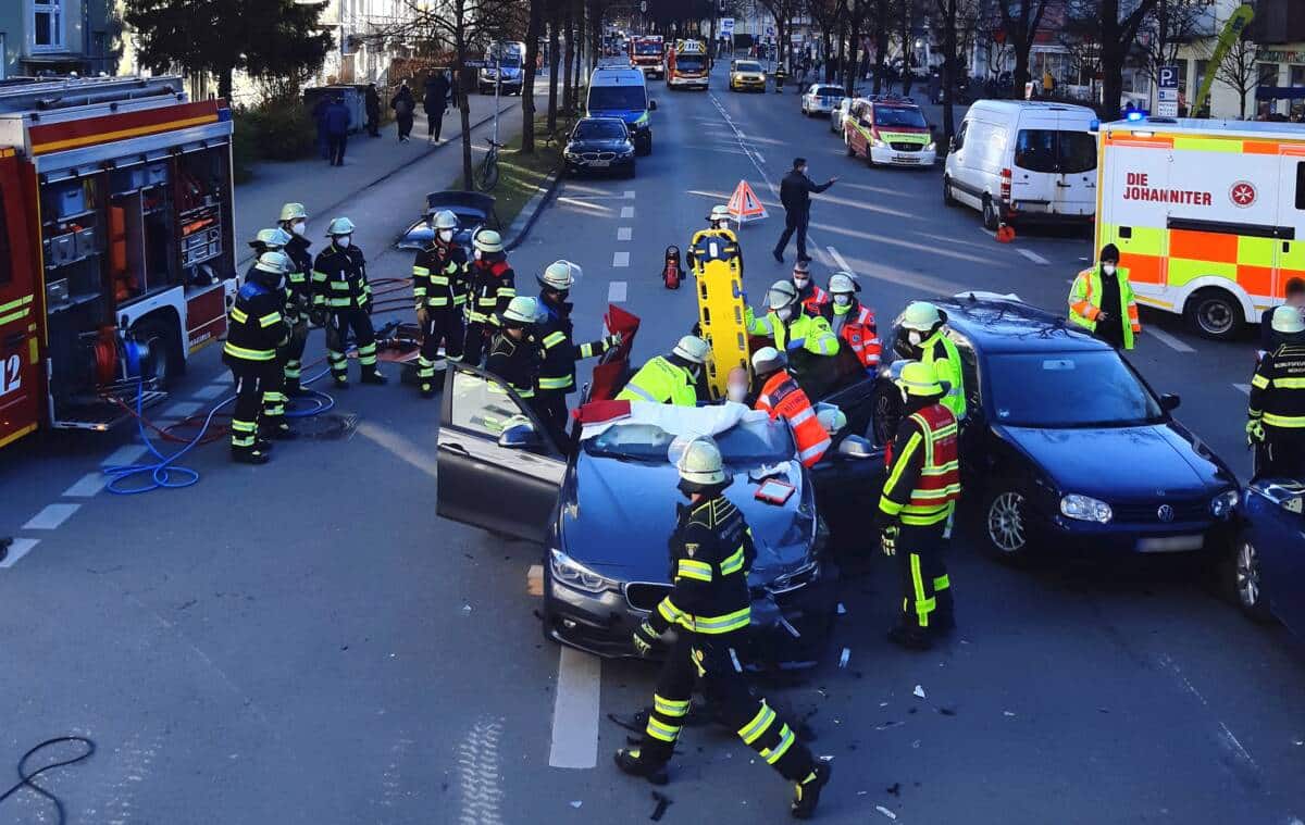 Ein Verletzter nach Verkehrsunfall