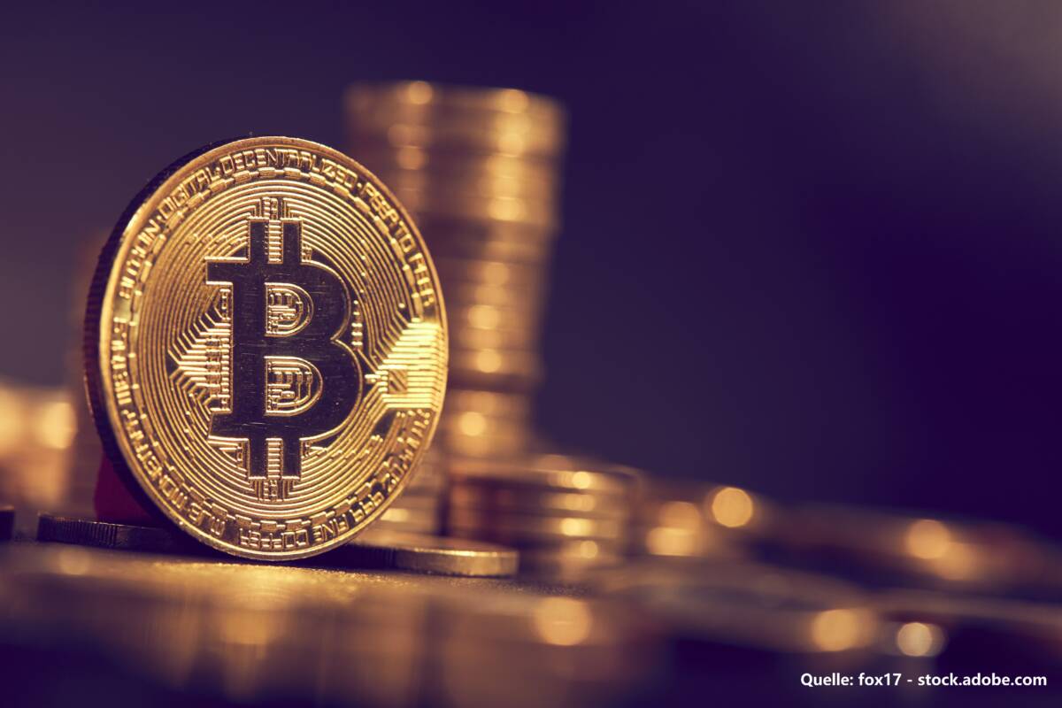 golden bitcoin, conceptual image for crypto currency