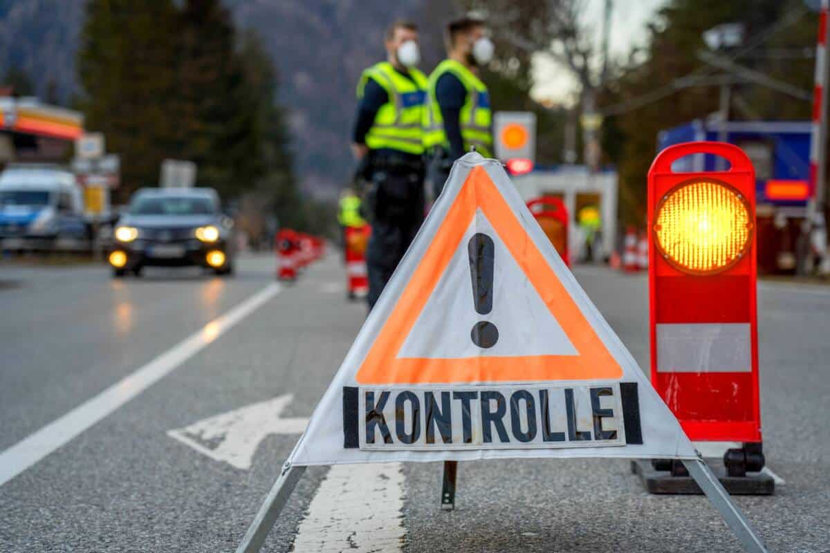 Kontrolle_Straรe