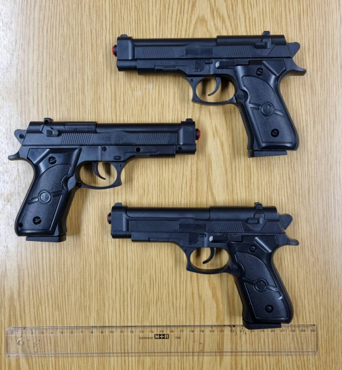 Bild Bundespolizei - Drei Softair-Pistolen sichergestellt