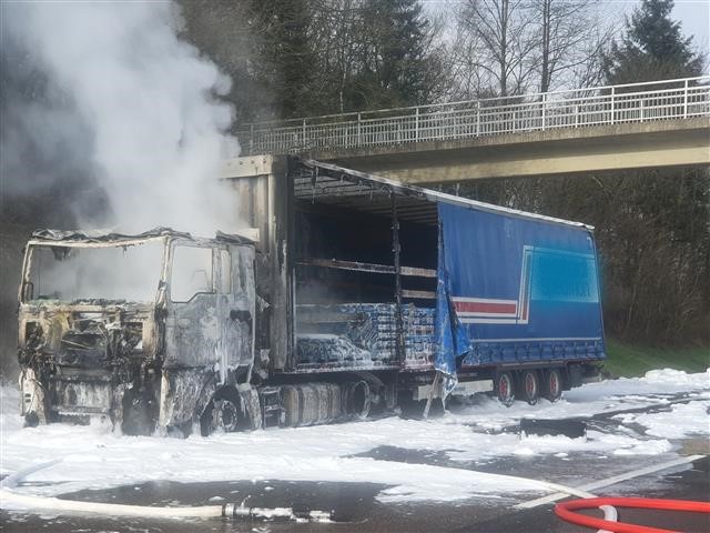 Brennender LKW A 61 zwischen Boppard und Emmelshausen
