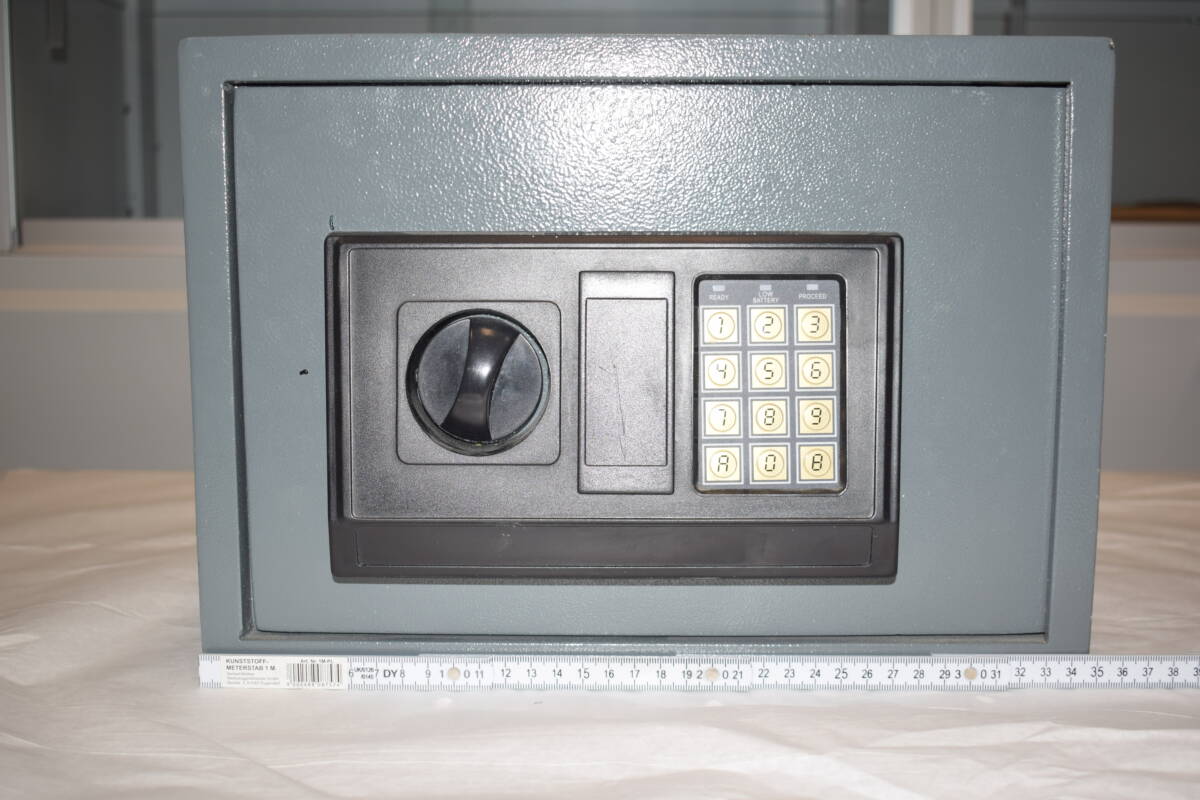 Möbeltresor: © Polizei