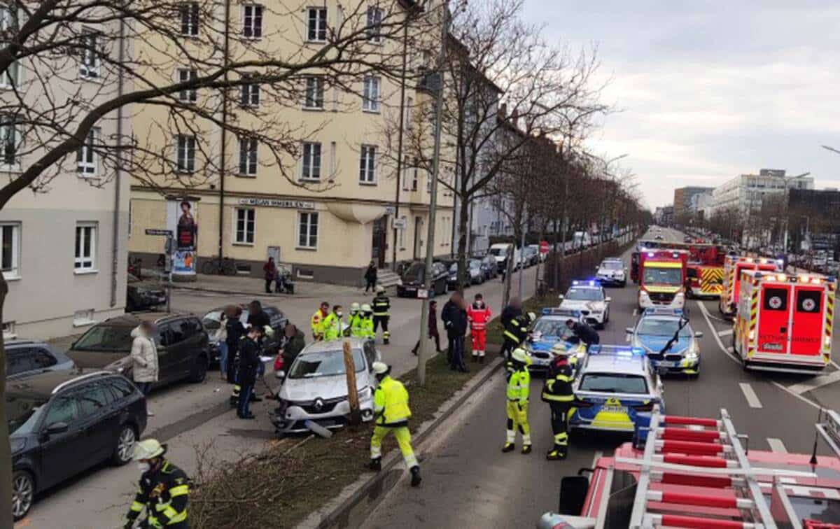 München: Verkehrsunfall mit einer verletzten Person