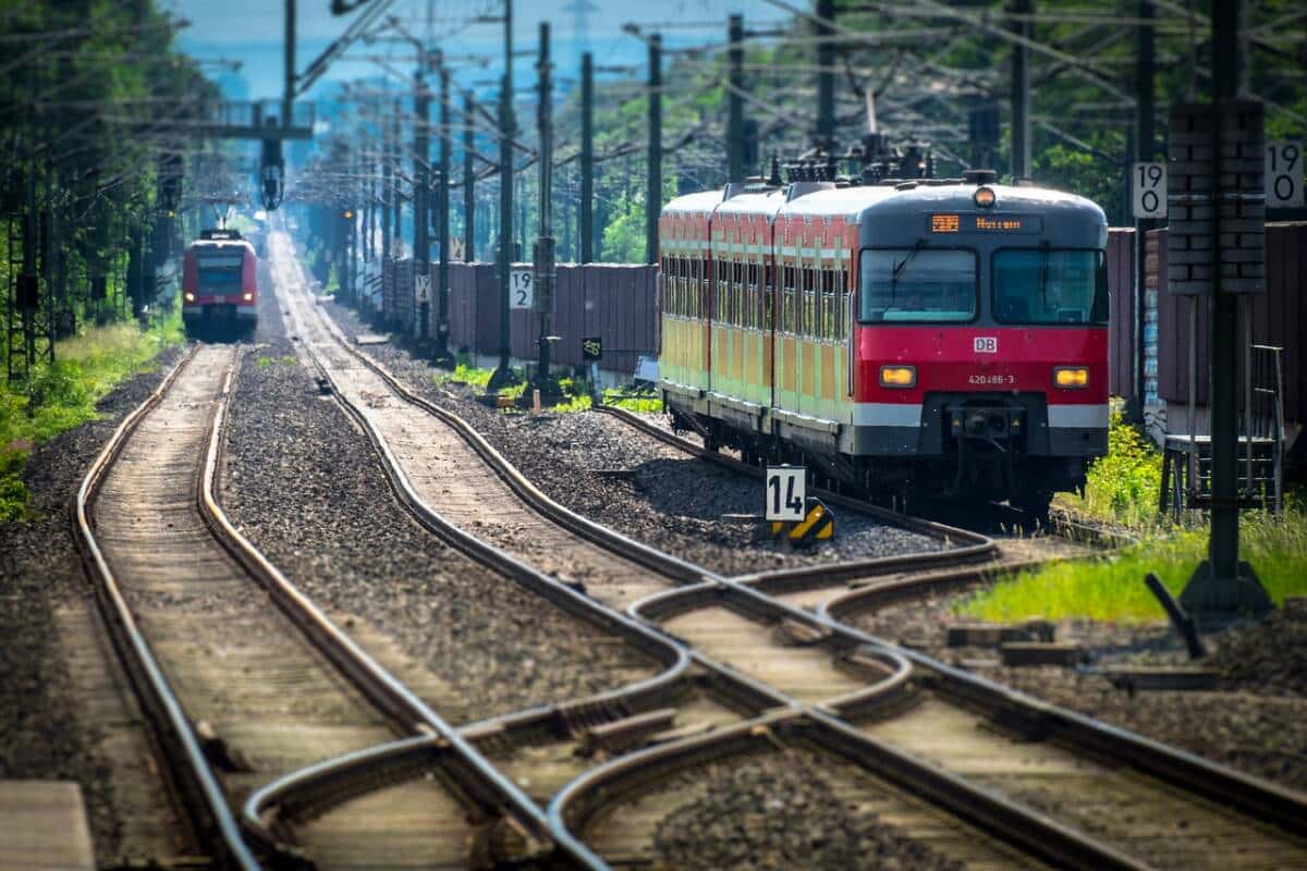 railroad-gfa8660fc8_1280
