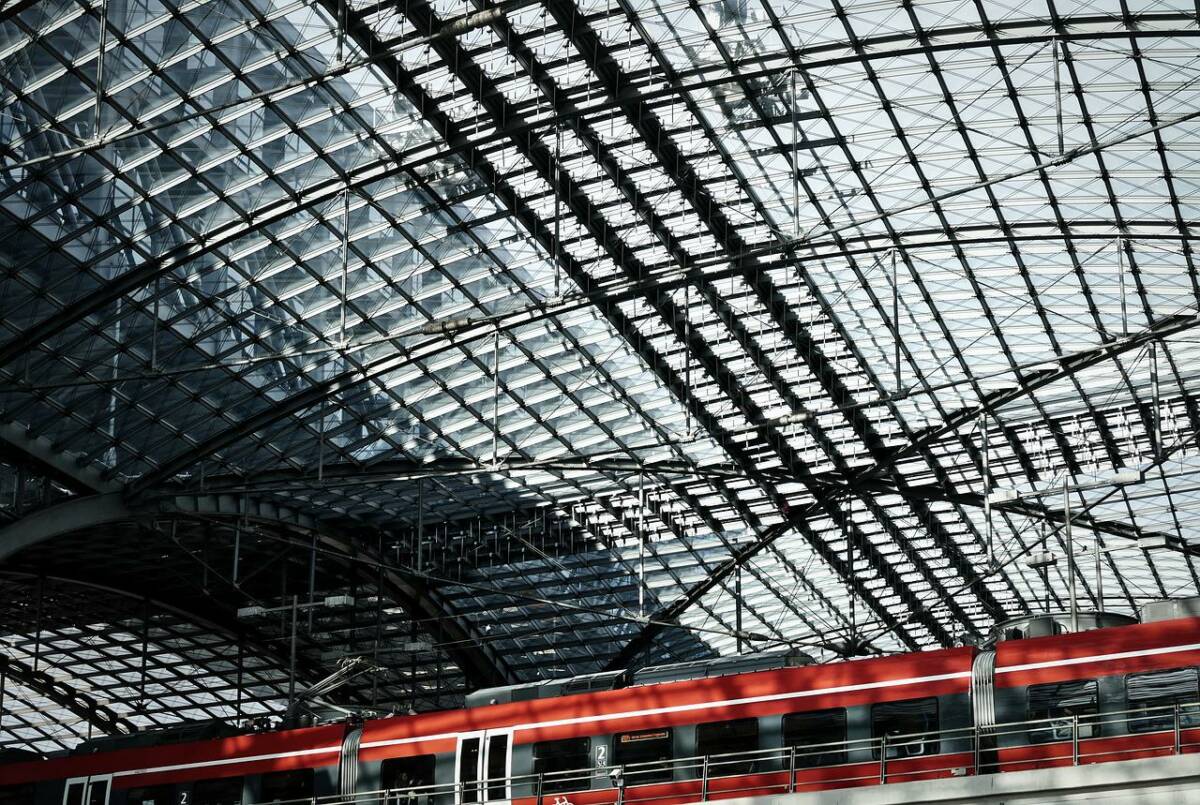glass-roof-4564418_1280