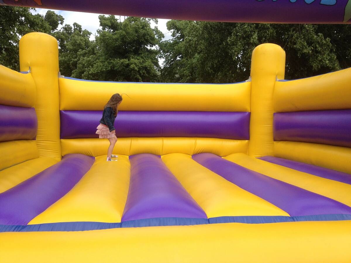 bouncing-castle-281046_1280