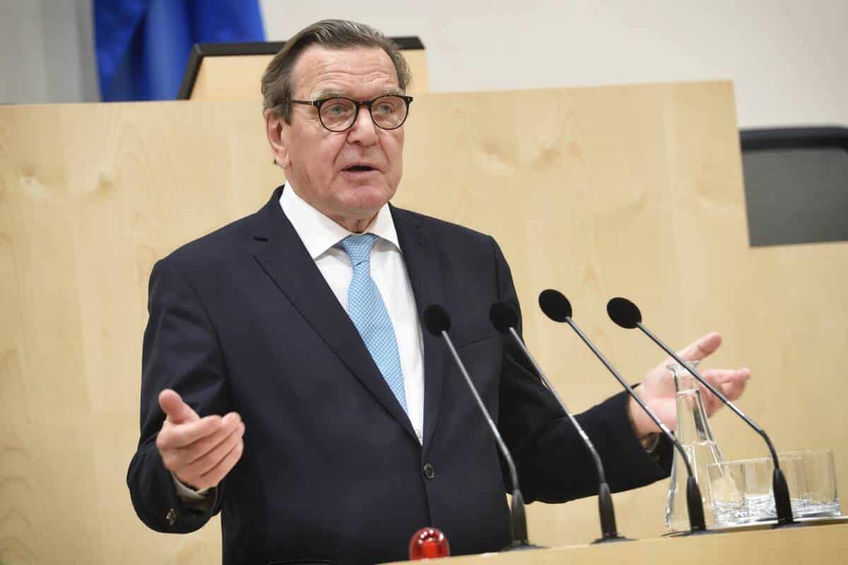 Gerhard Schröder verklagt Bundestag