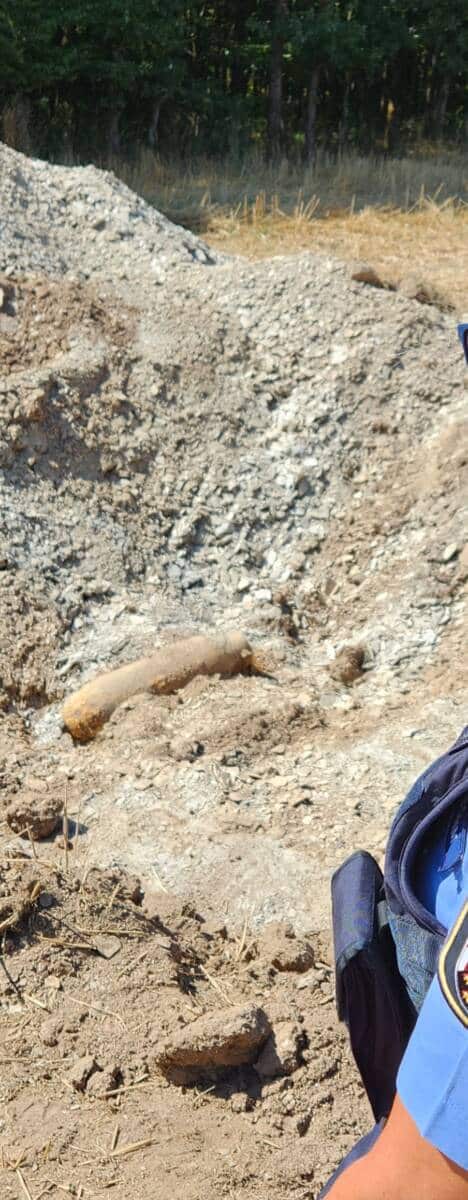 Weltkriegsbombe Ackerfläche Mittelstrimmig