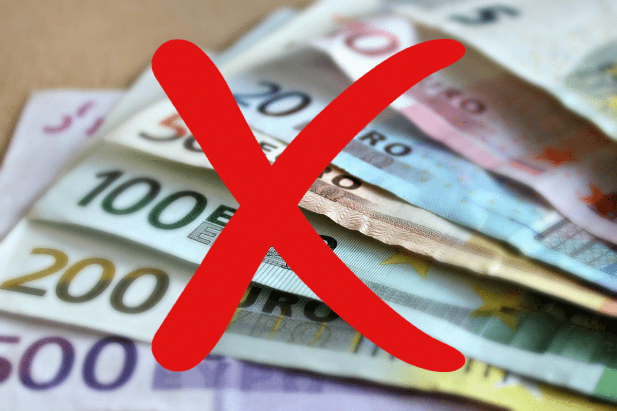 banknotes-209104_1280moneyb