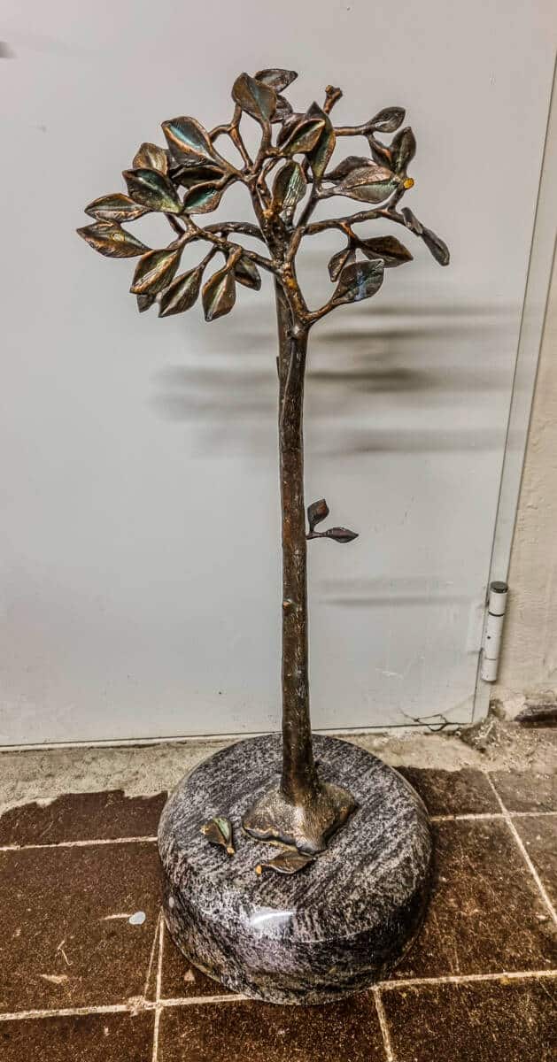 Wem gehört diese Skulptur?