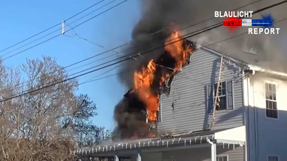 HAUSBRAND - FEUER - BRAND - EINSATZ - FEUER