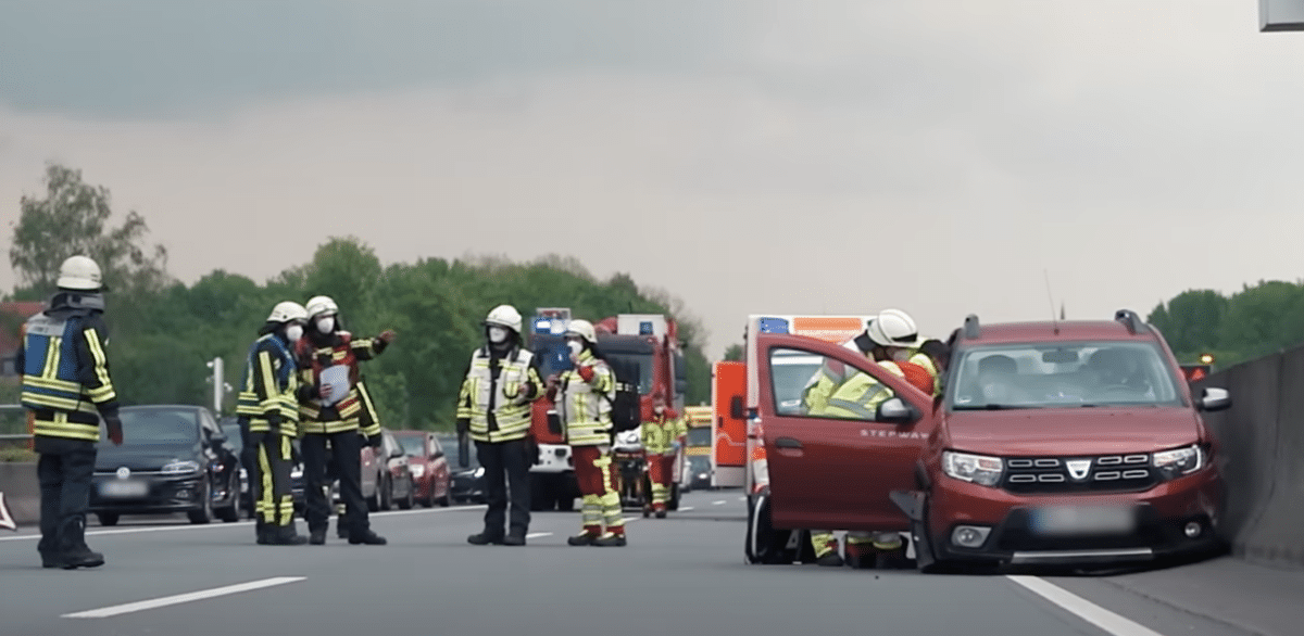 Autobahn Unfall Feuerwehr