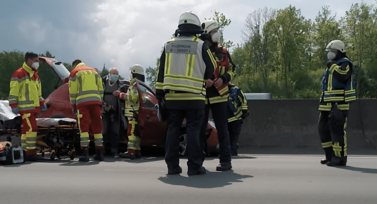 Feuerwehr Unfall Notarzt Autobahn