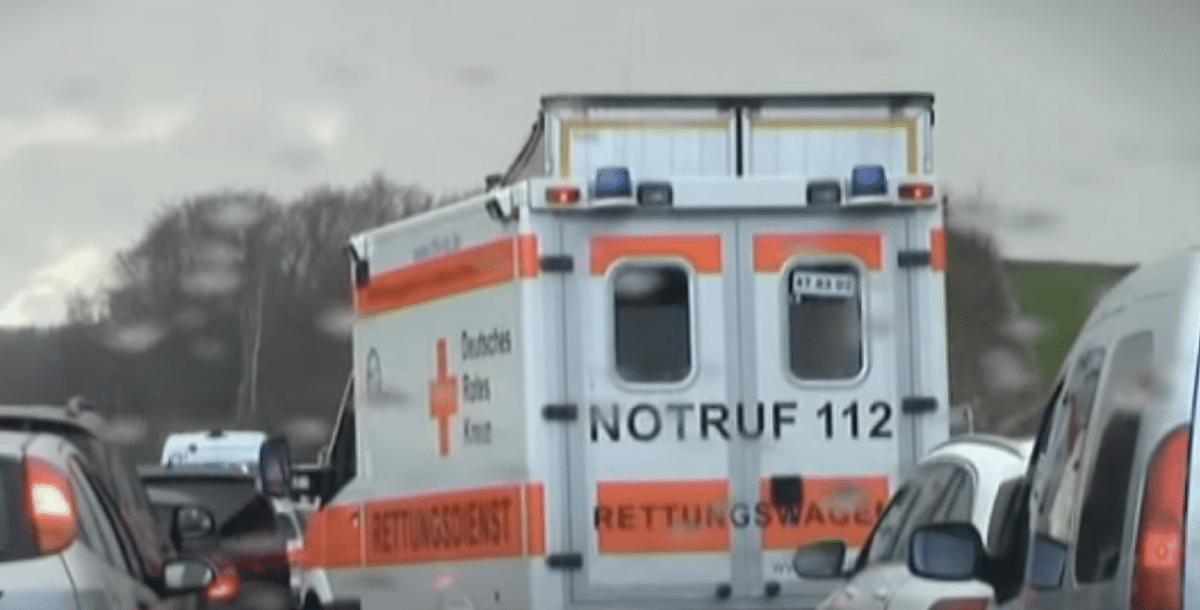 RTW Notarzt Einsatz Unfall Stau