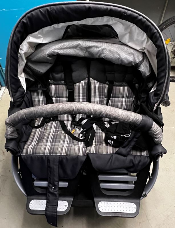 Zwillings-Kinderwagen