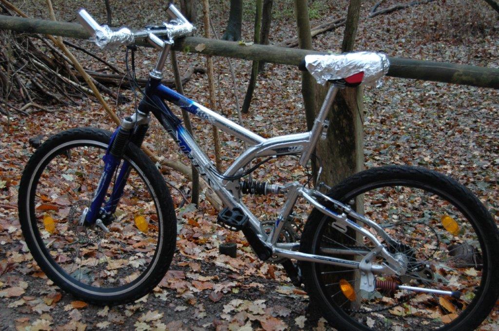 MTB blau mit silber