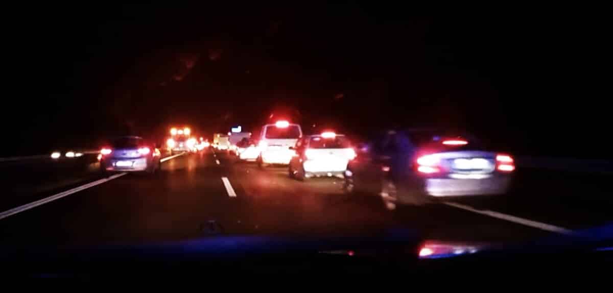 feuerwehr - unfall - rettungsgasse - autobahn