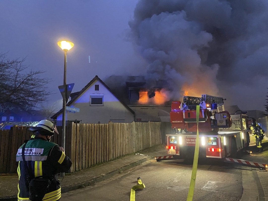 Durch das Feuer ist das Haus zunächst nicht mehr bewohnbar