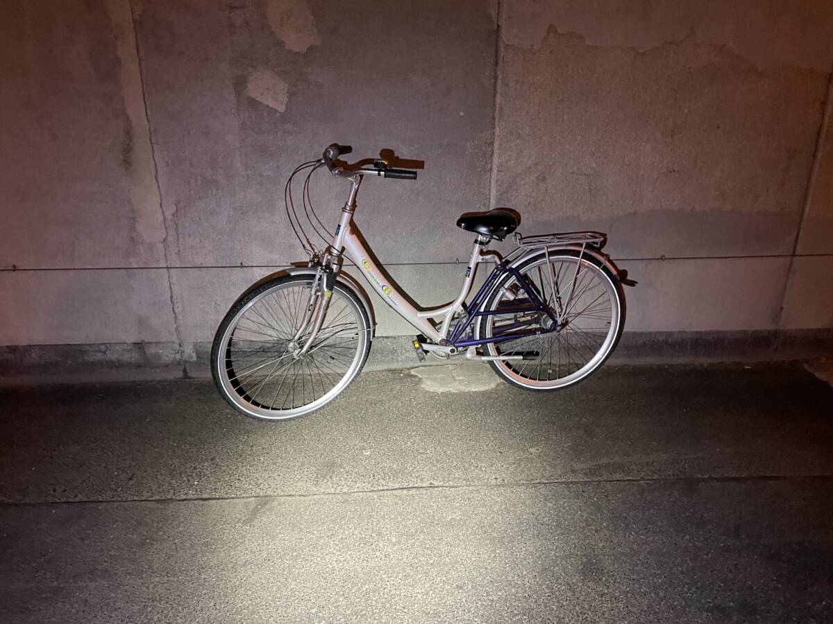 Damenrad, Marke: Bikers Best, cremeweiß-blau, Tourenrad. Eigentümer gesucht!