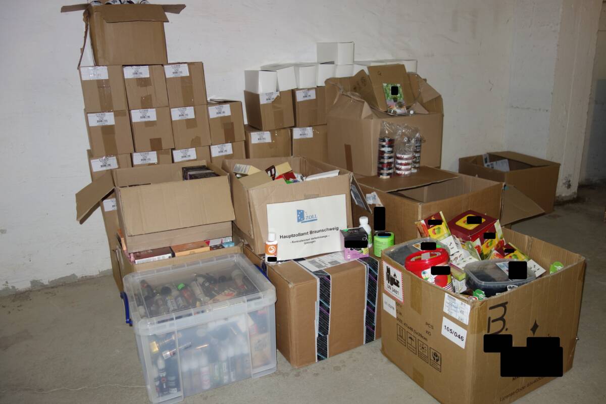 Sichergestellte Waren aus dem Tabakwarenladen