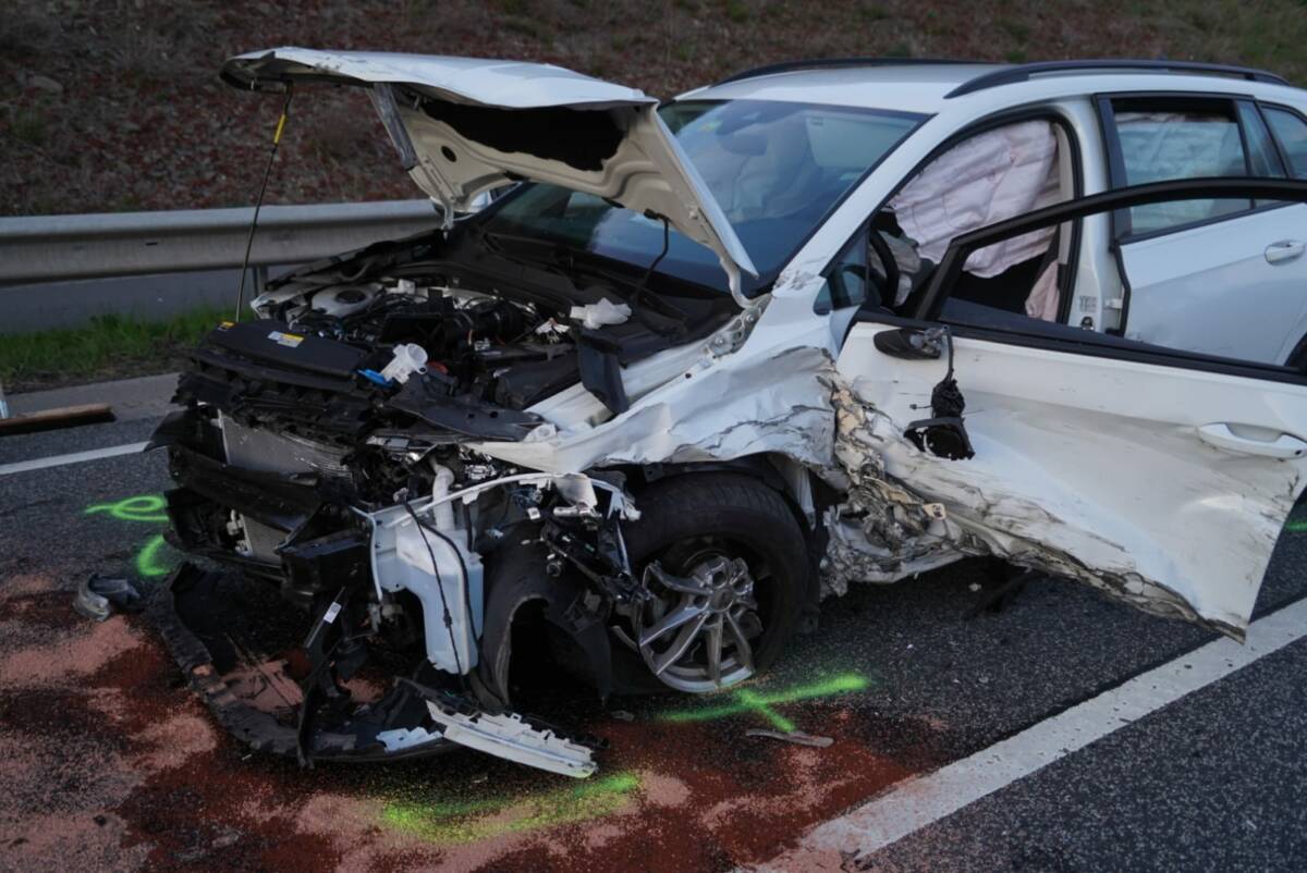 Unfall B42 Hammerstein Blaulicht report Polizei