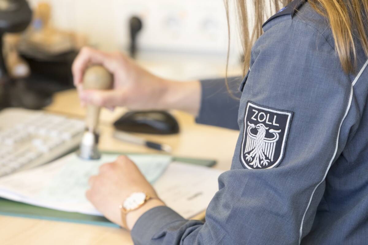 Abfertigung Zoll