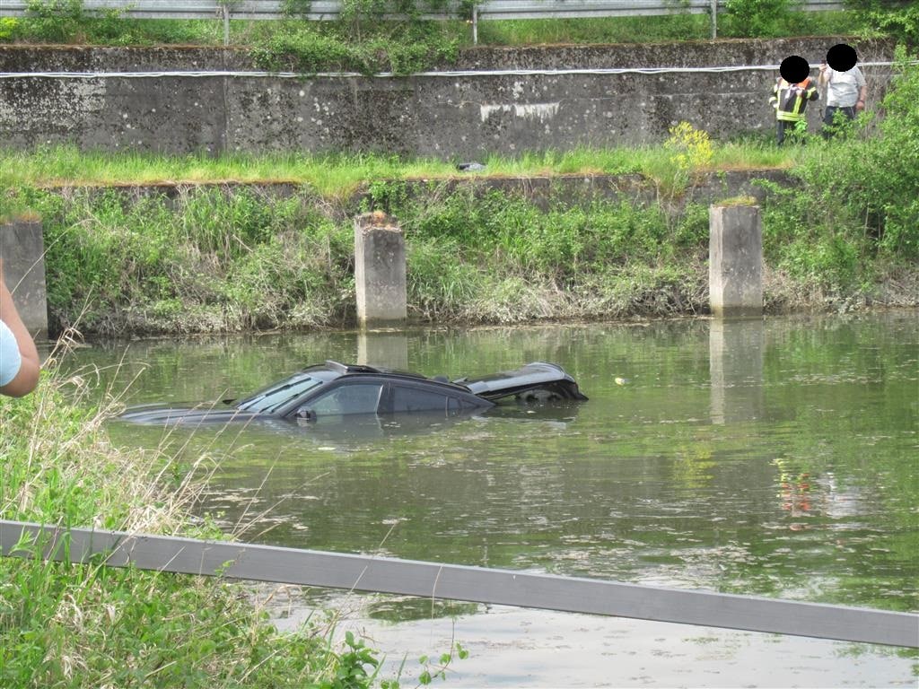 gesunkenes Fahrzeug