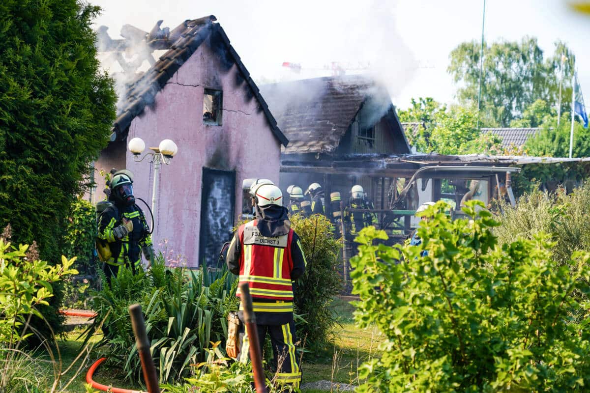 Brand einer Gartenlaube in Bochum Gerthe