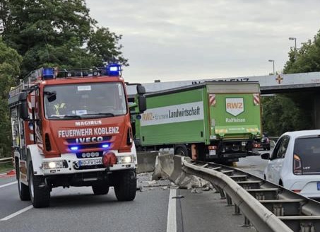 Schwerer Unfall Auf Der B9 In Koblenz