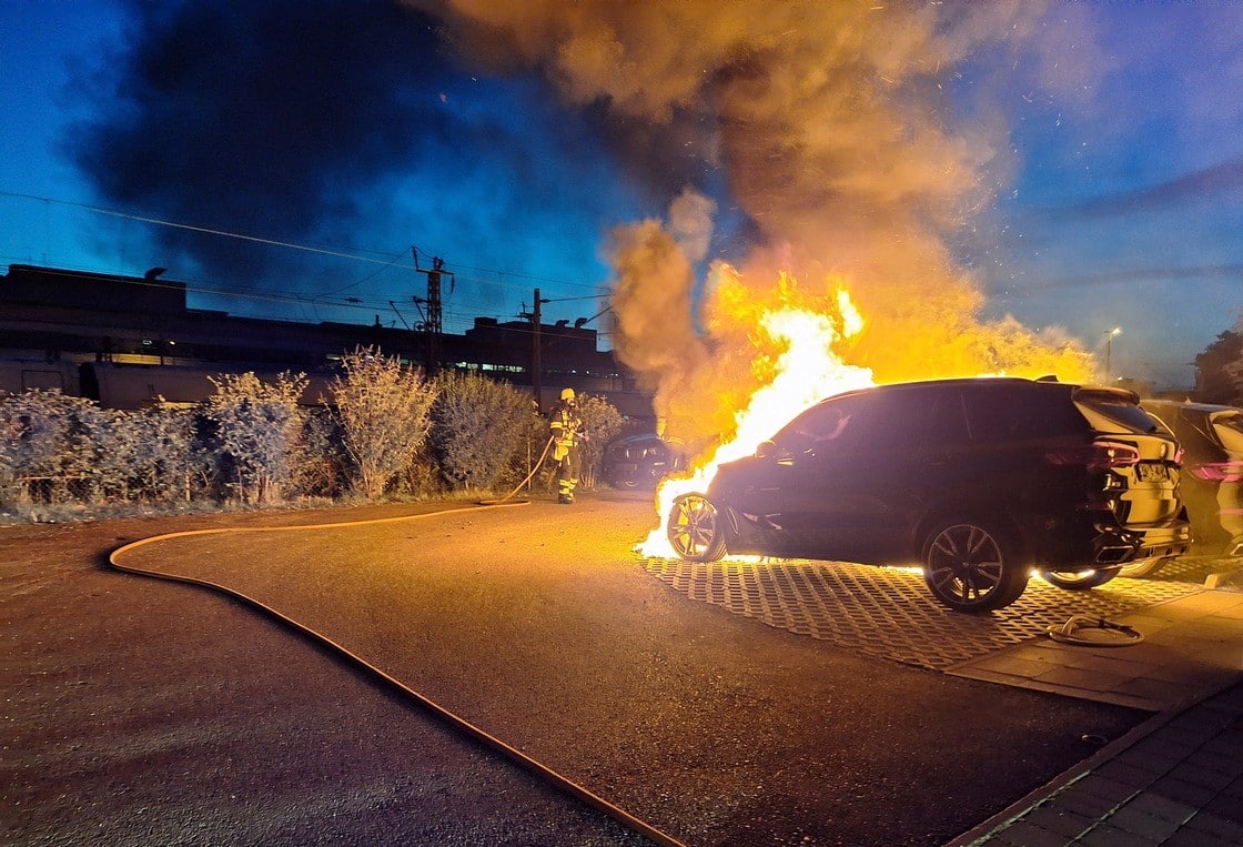 München Zwei neue BMW ausgebrannt