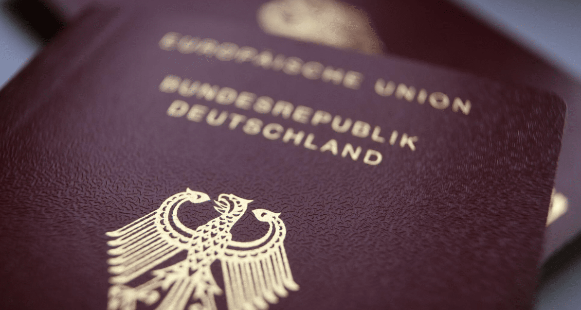deutscher pass für Ausländer Faeser