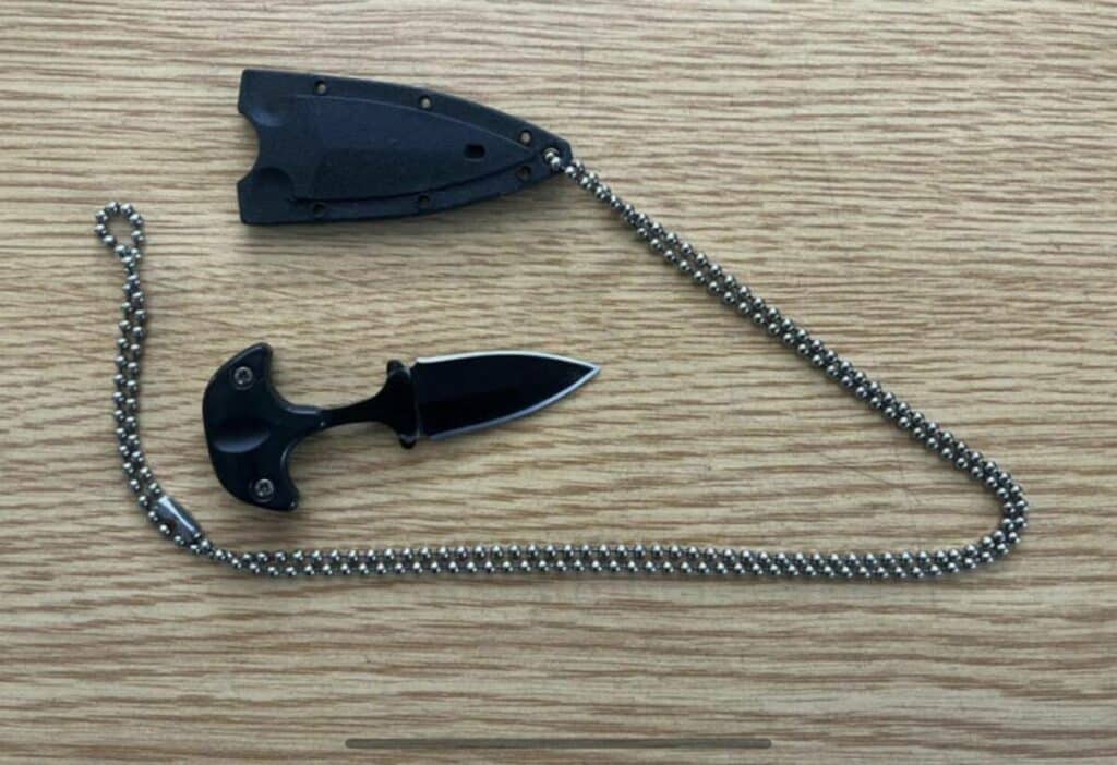Ein Faustdolch ist kein Reisezubehör