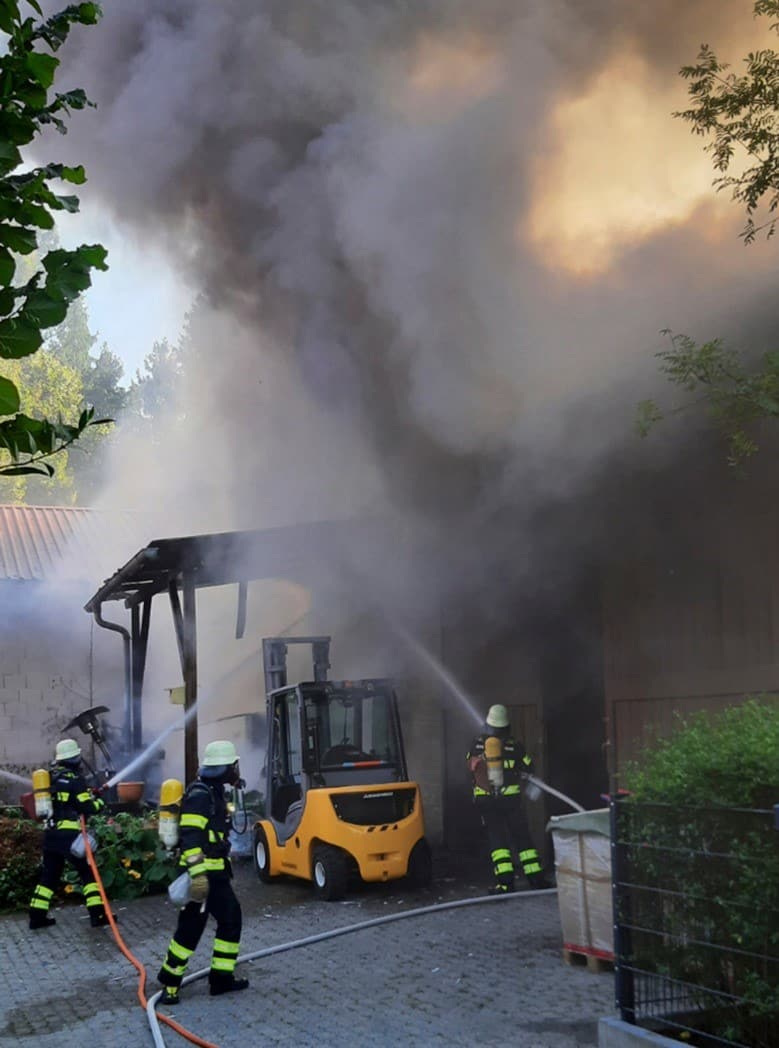 Feuer auf dem Hof (Obermenzing) 2