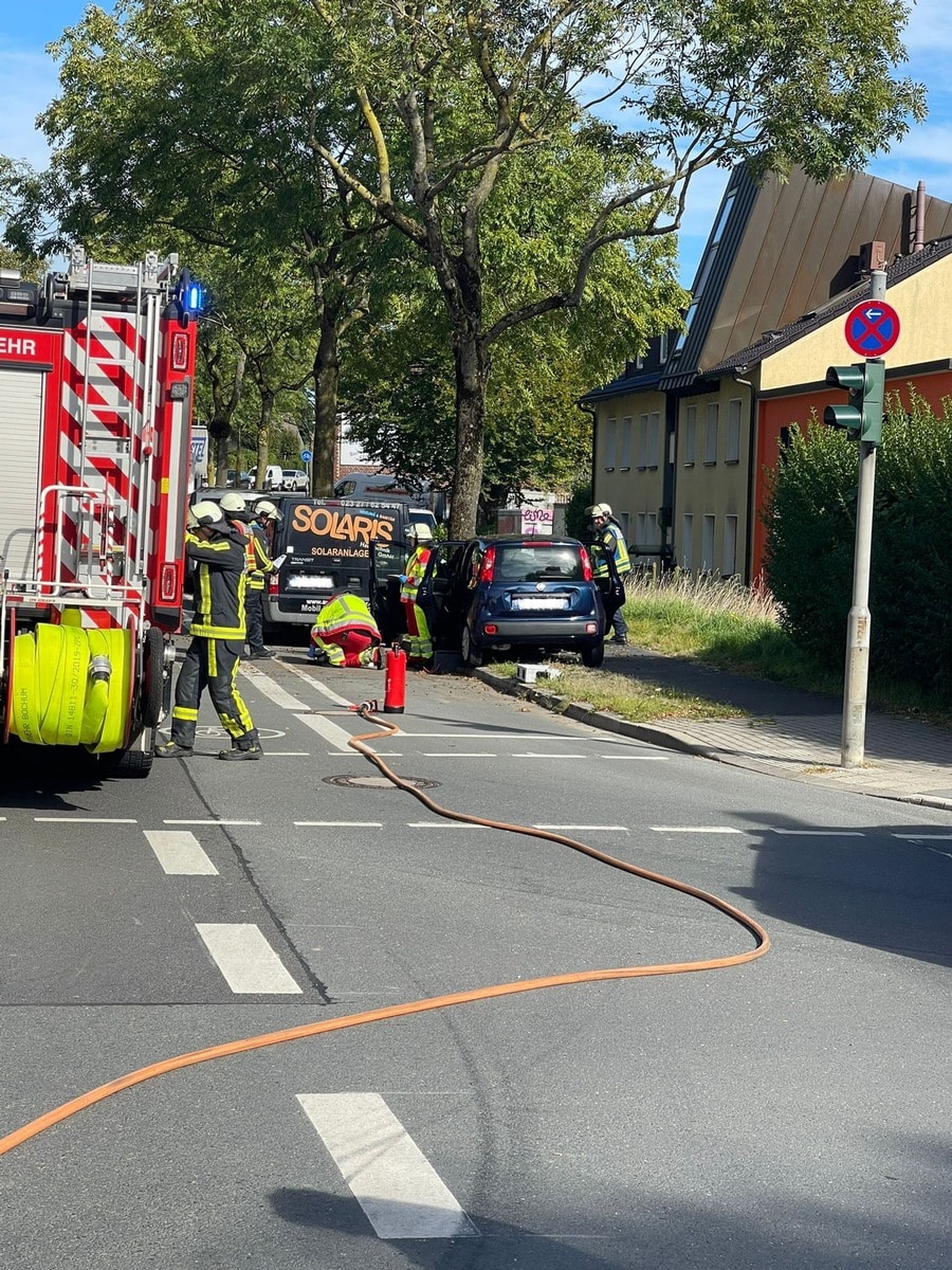 Stadt Bochum -Feuerwehr und Rettungsdienst-VU Altenbochum