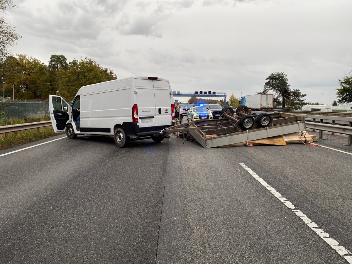 Umgestürzter Anhänger 2