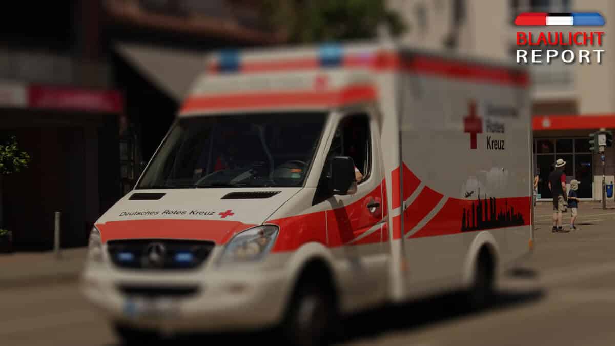 UNFALL-RETTUNGSWAGEN (2)