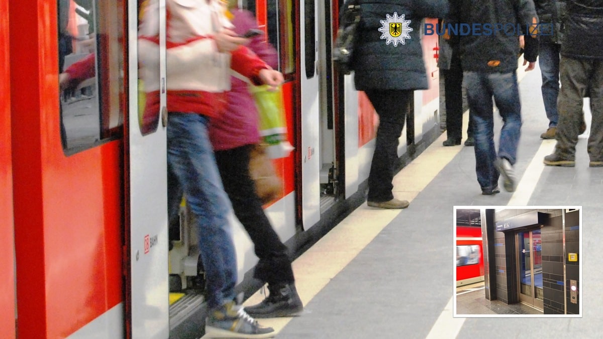 Der steckengebliebene Fahrstuhl am S-Bahn Haltepunkt Karlsplatz (Stachus)