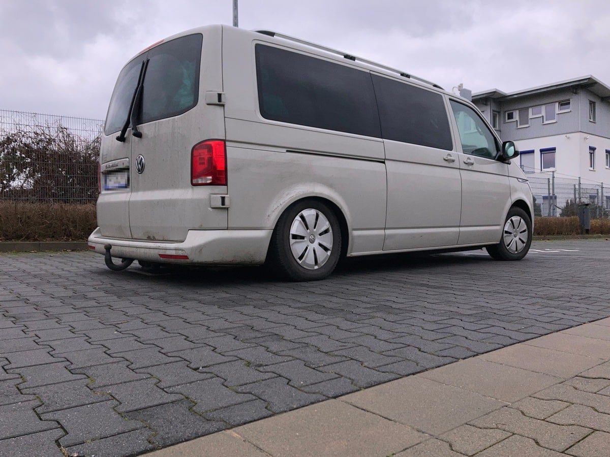 Bild des รผberladenen Fahrzeugs
